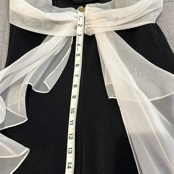 Night Way Collections. Beautiful long black evening dress. Size 8 never worn - Picture 9 of 15